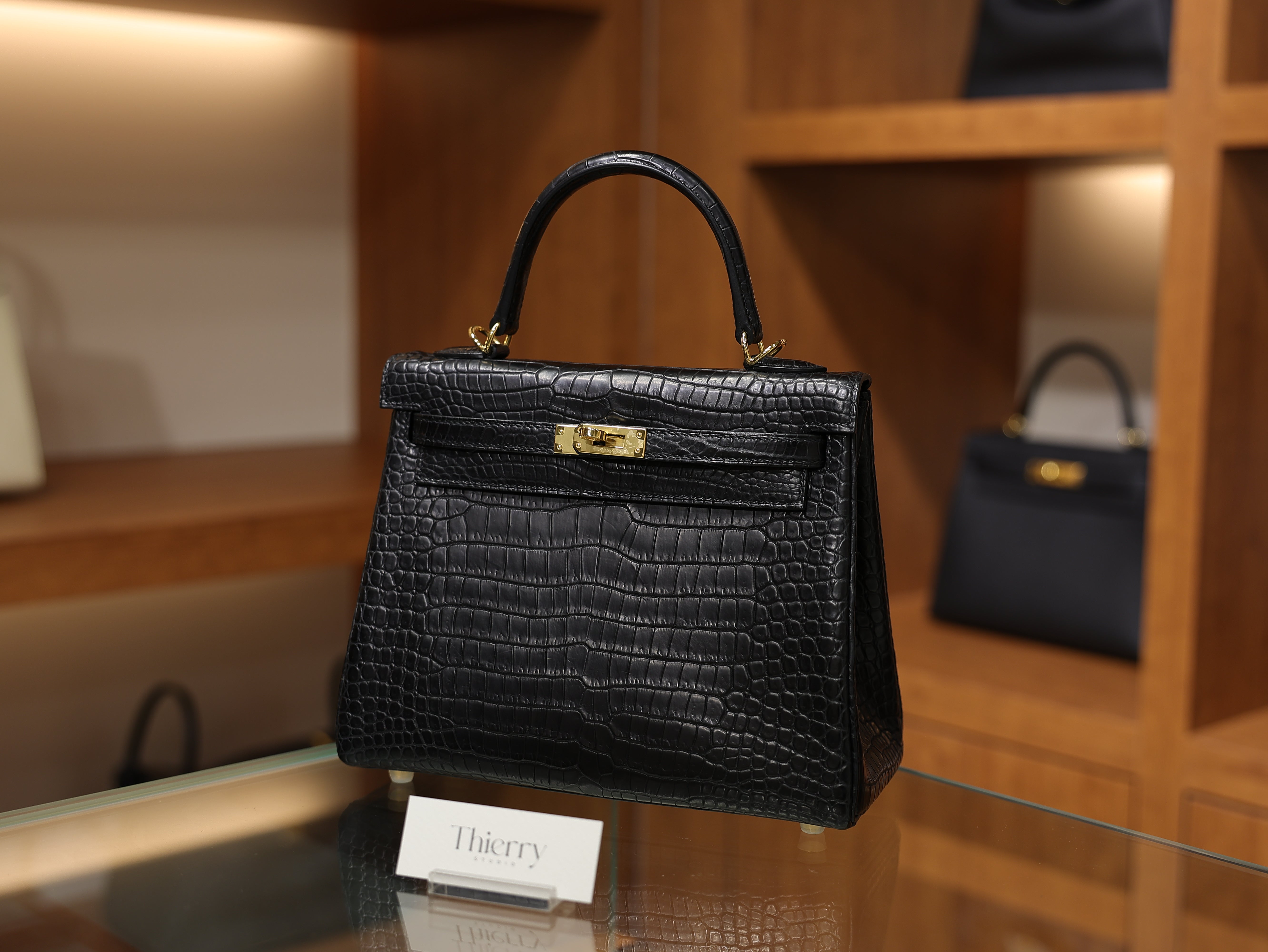 Kelly 25 matt porosus black GHW