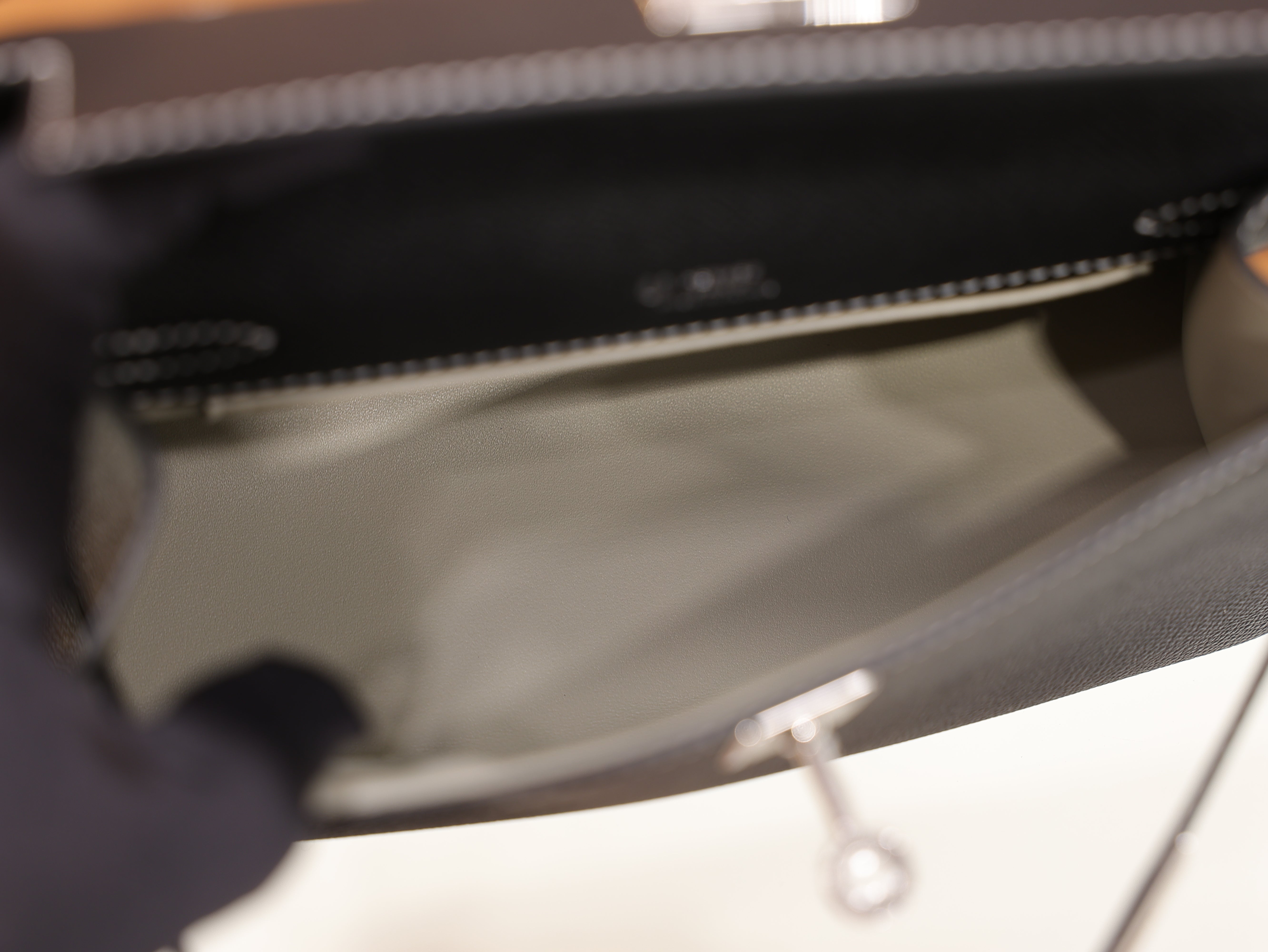 Kelly pochette epsom black & gris perle PHW (HSS)