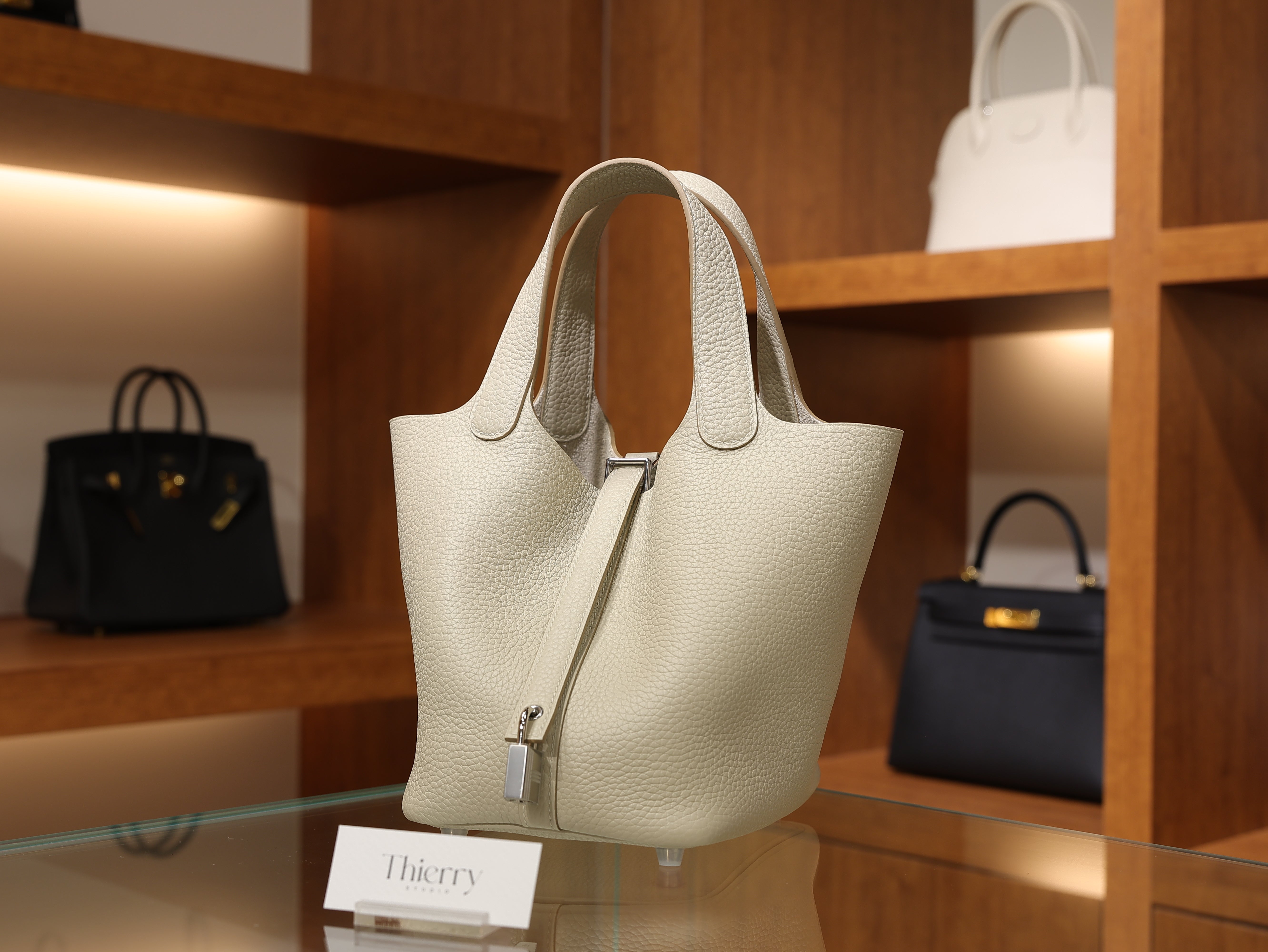 Picotin 18 clemence beton PHW