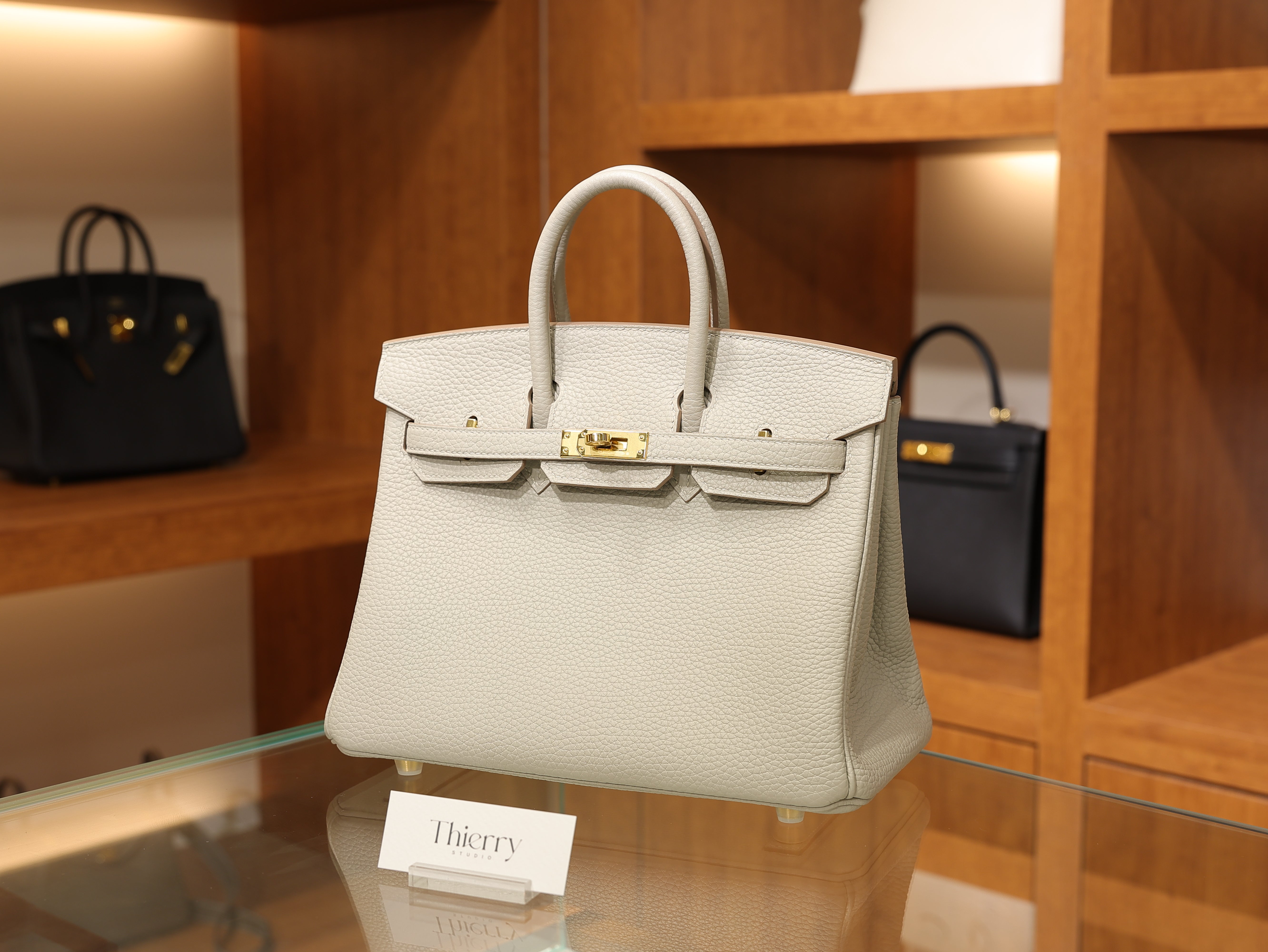 Birkin 25 clemence gris pale GHW
