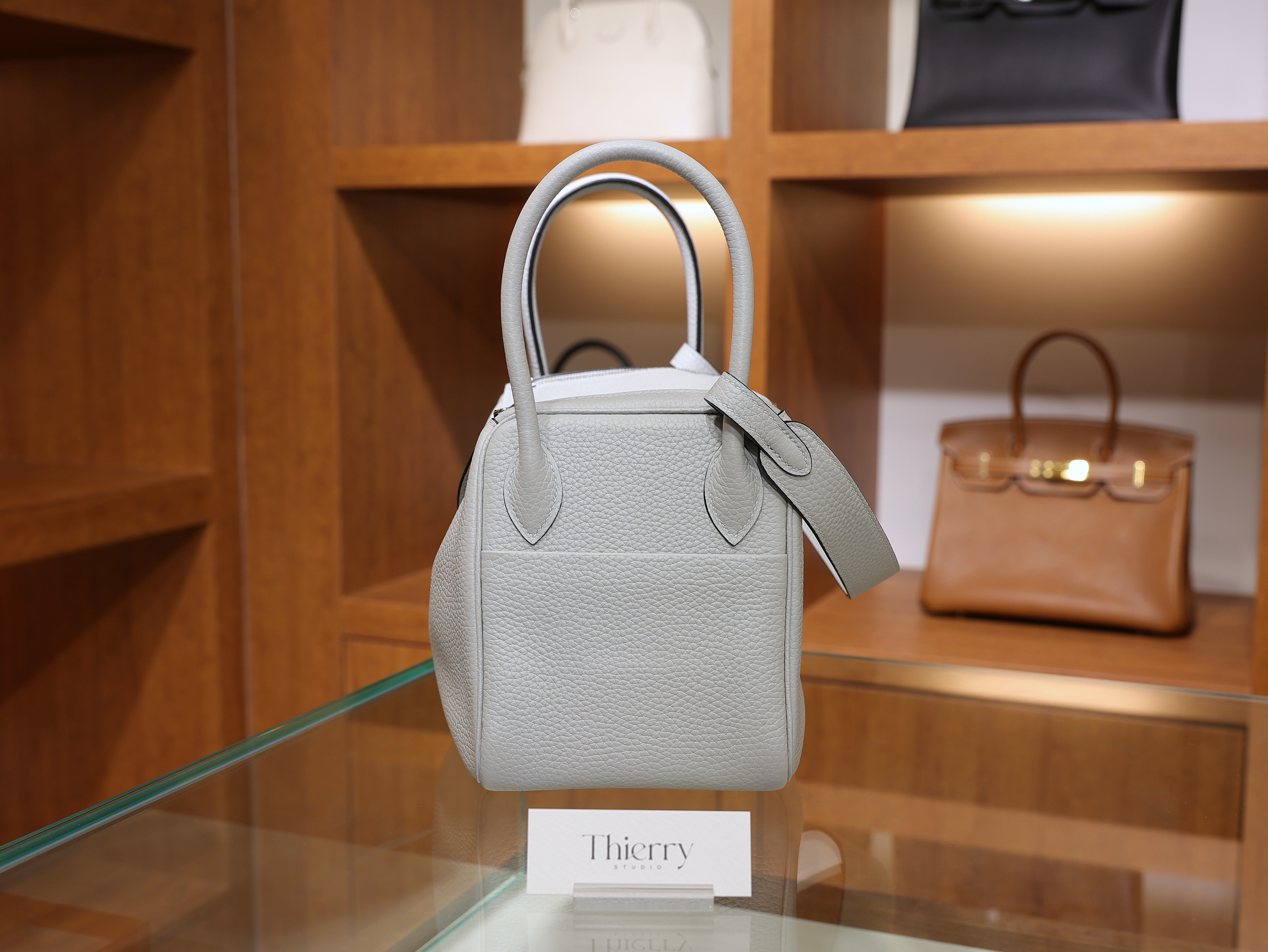 Lindy 26 clemence blue pale PHW