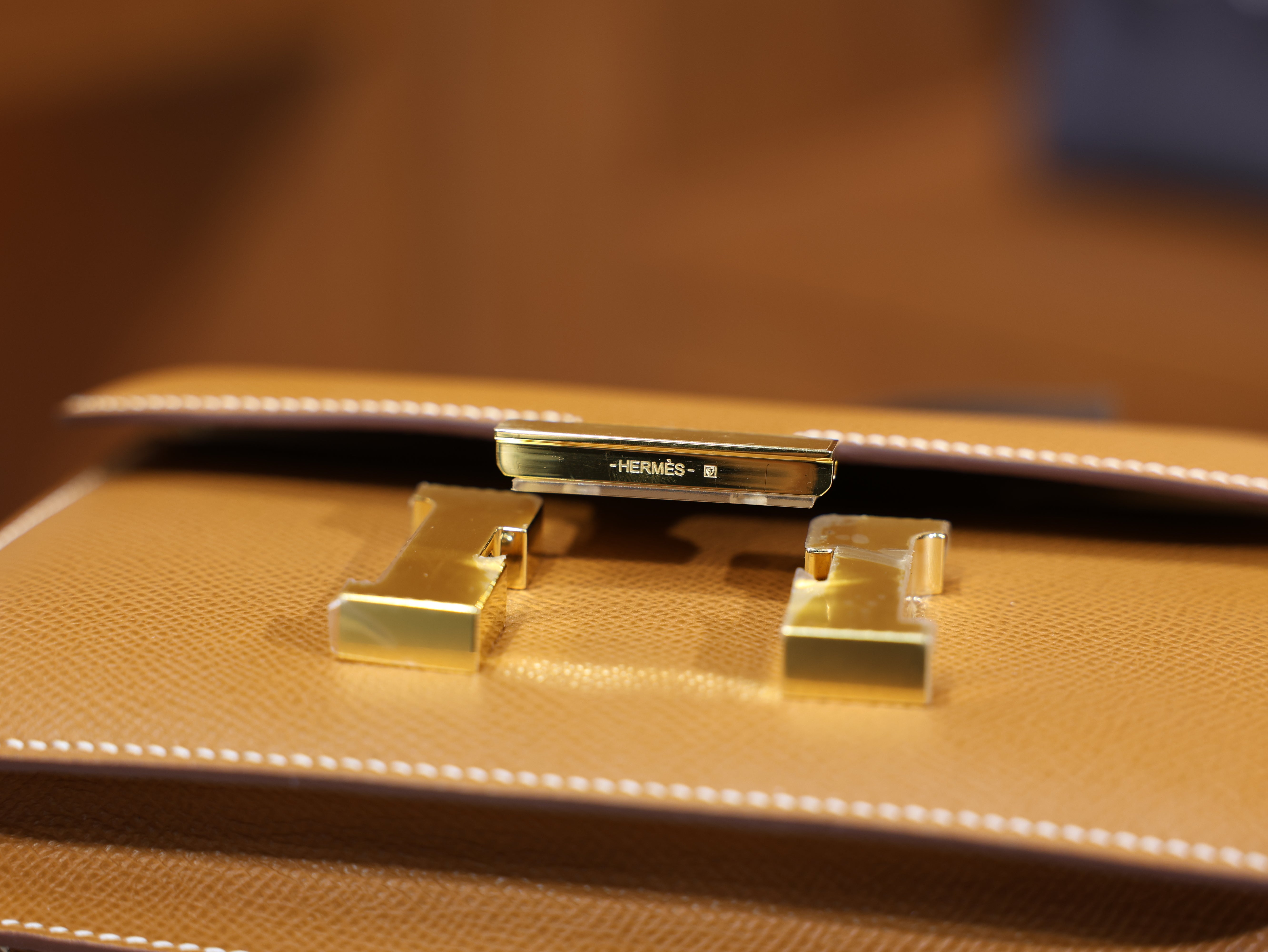 Constance 18 epsom gold GHW