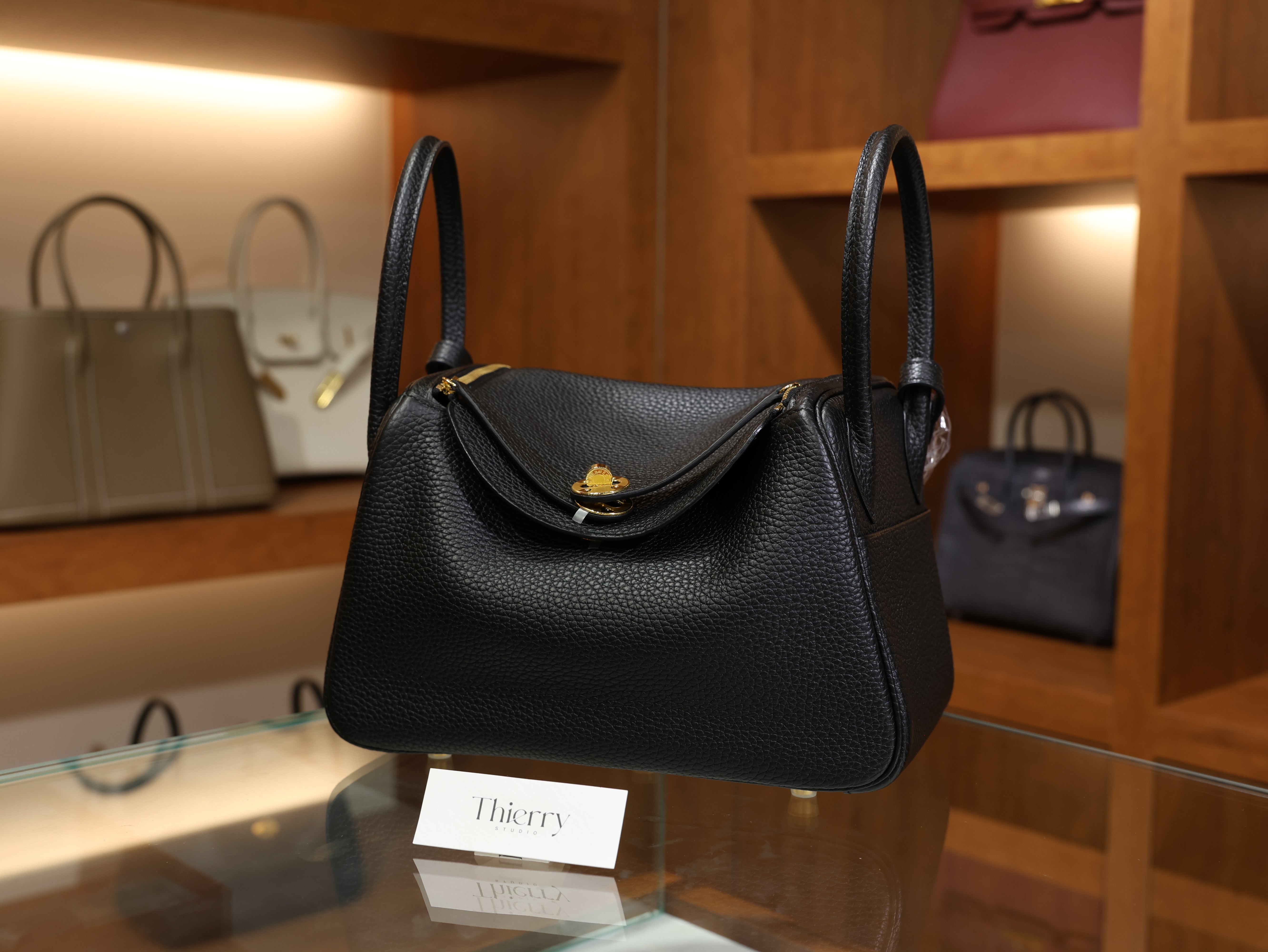 Lindy 26 clemence black GHW