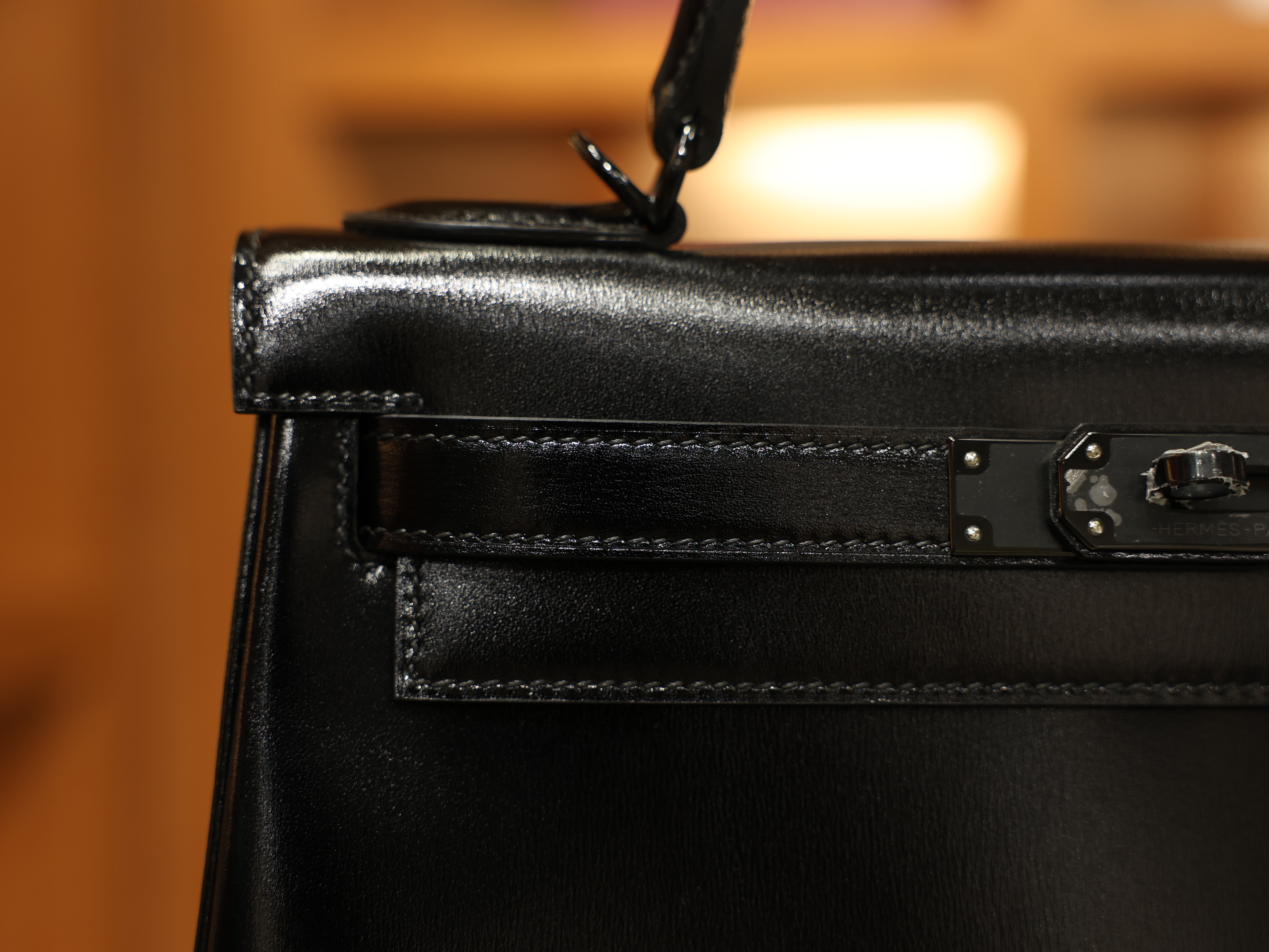 Kelly 28 retourne So black