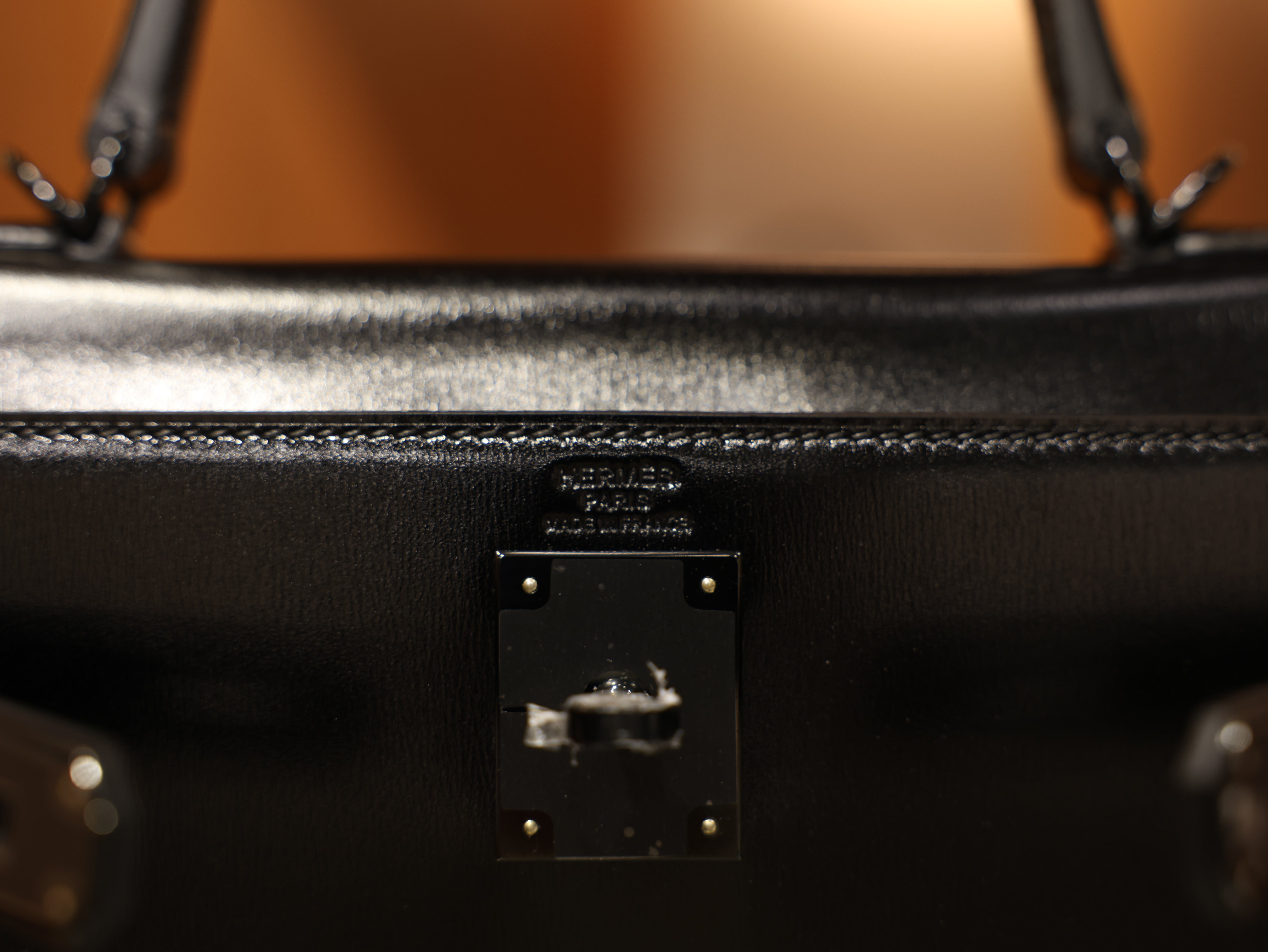 Kelly 28 retourne So black