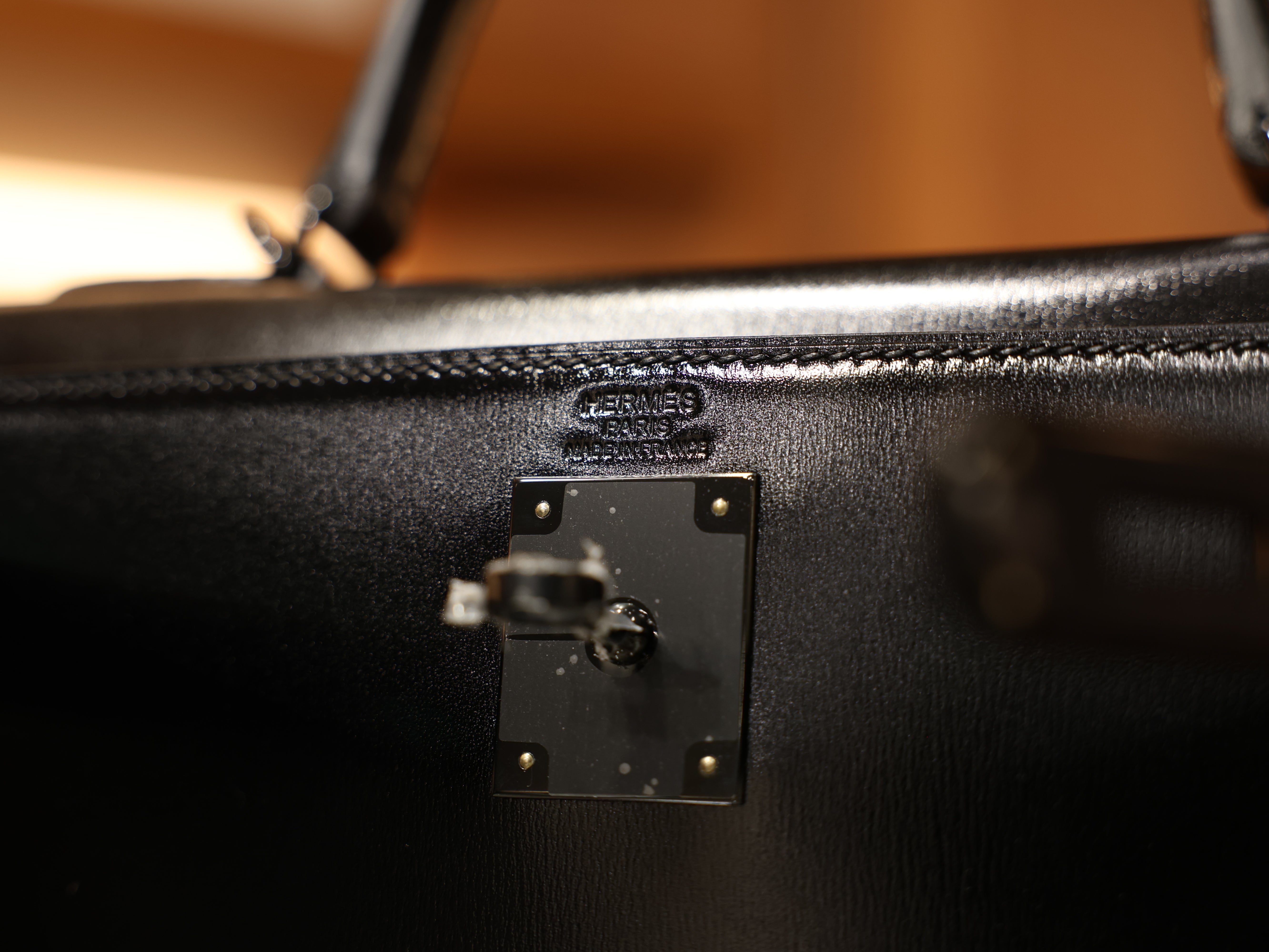 Kelly 28 retourne So black