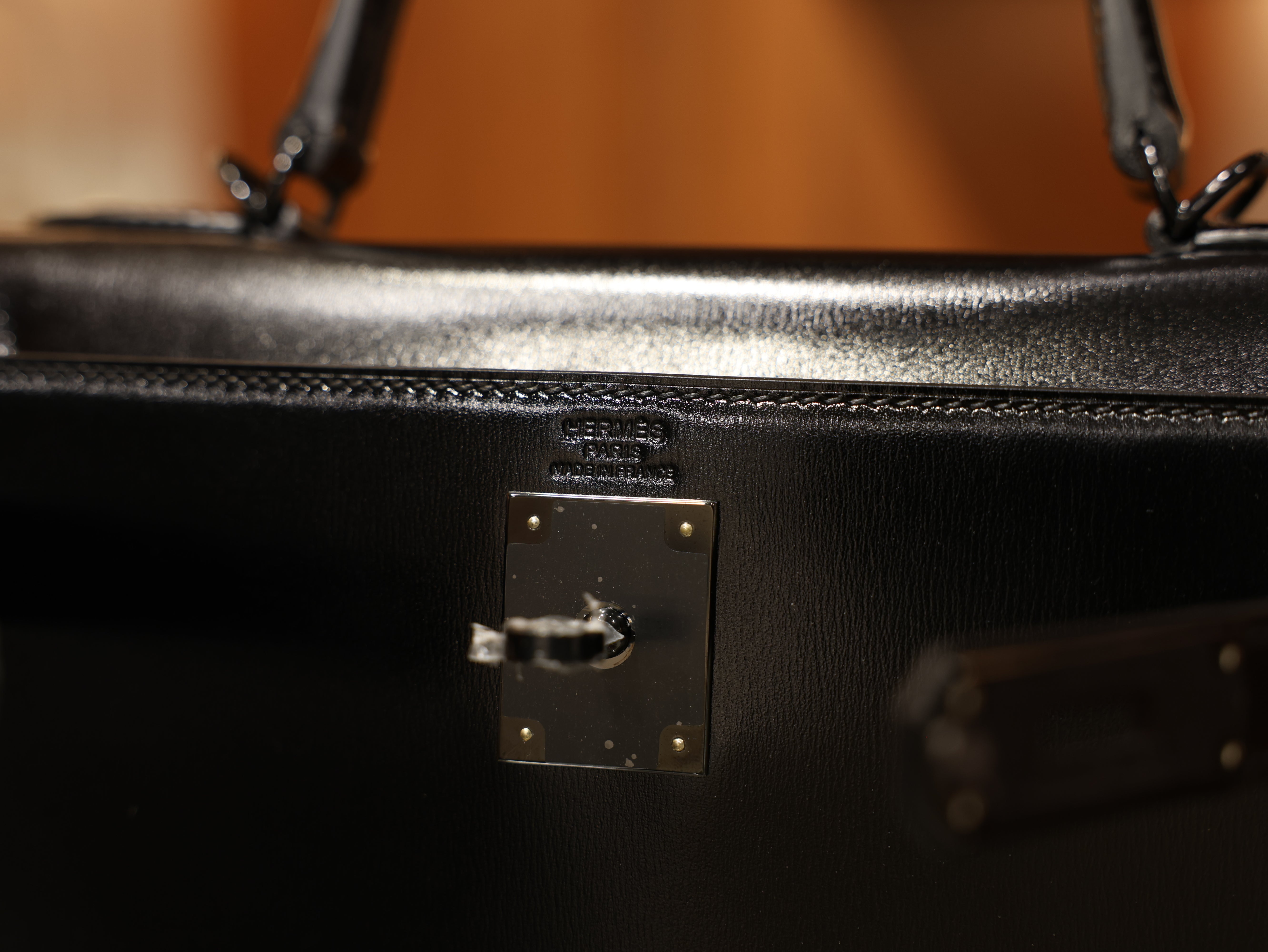 Kelly 28 retourne So black