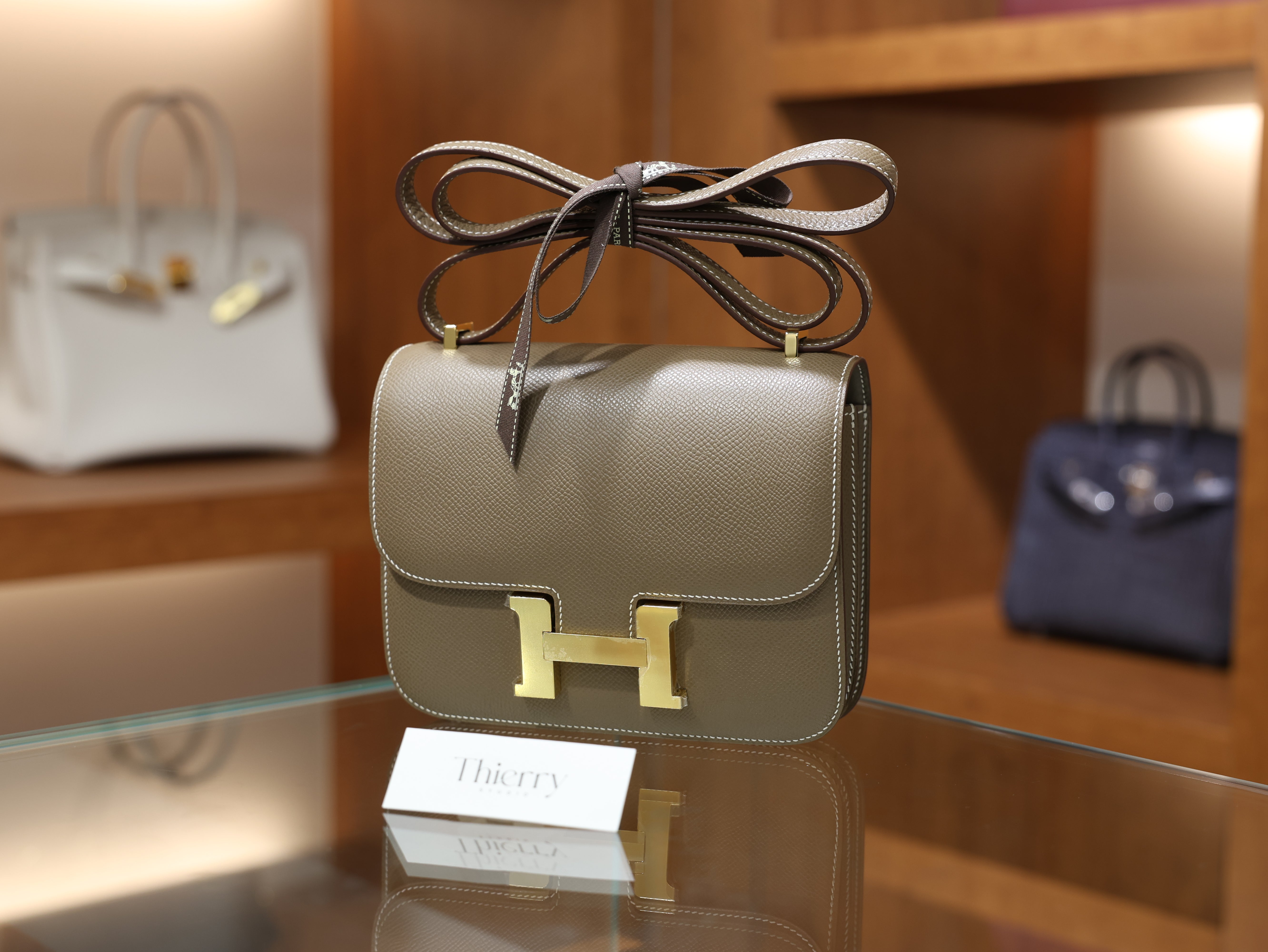 Constance 18 epsom etoupe GHW