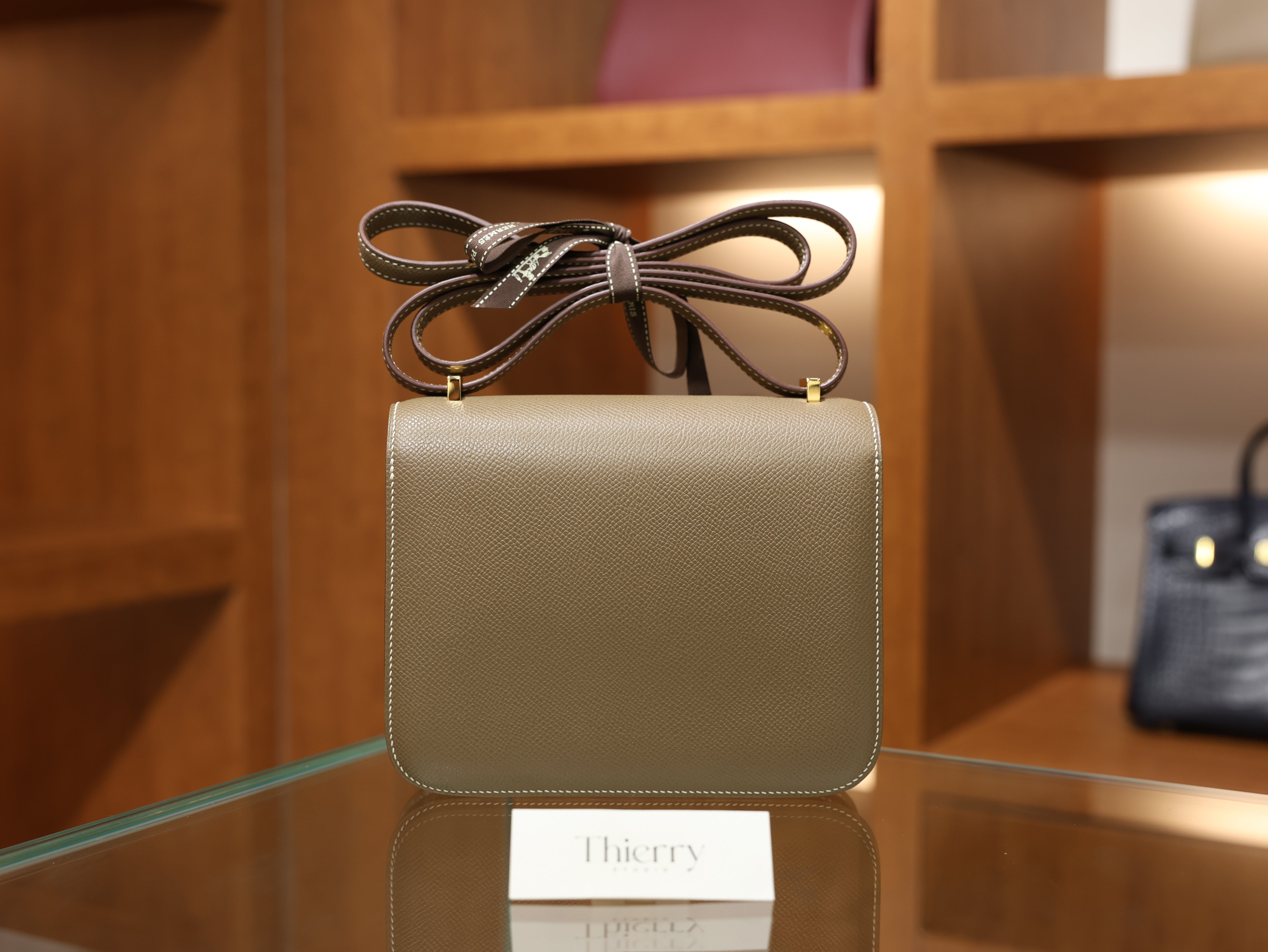 Constance 18 epsom etoupe GHW