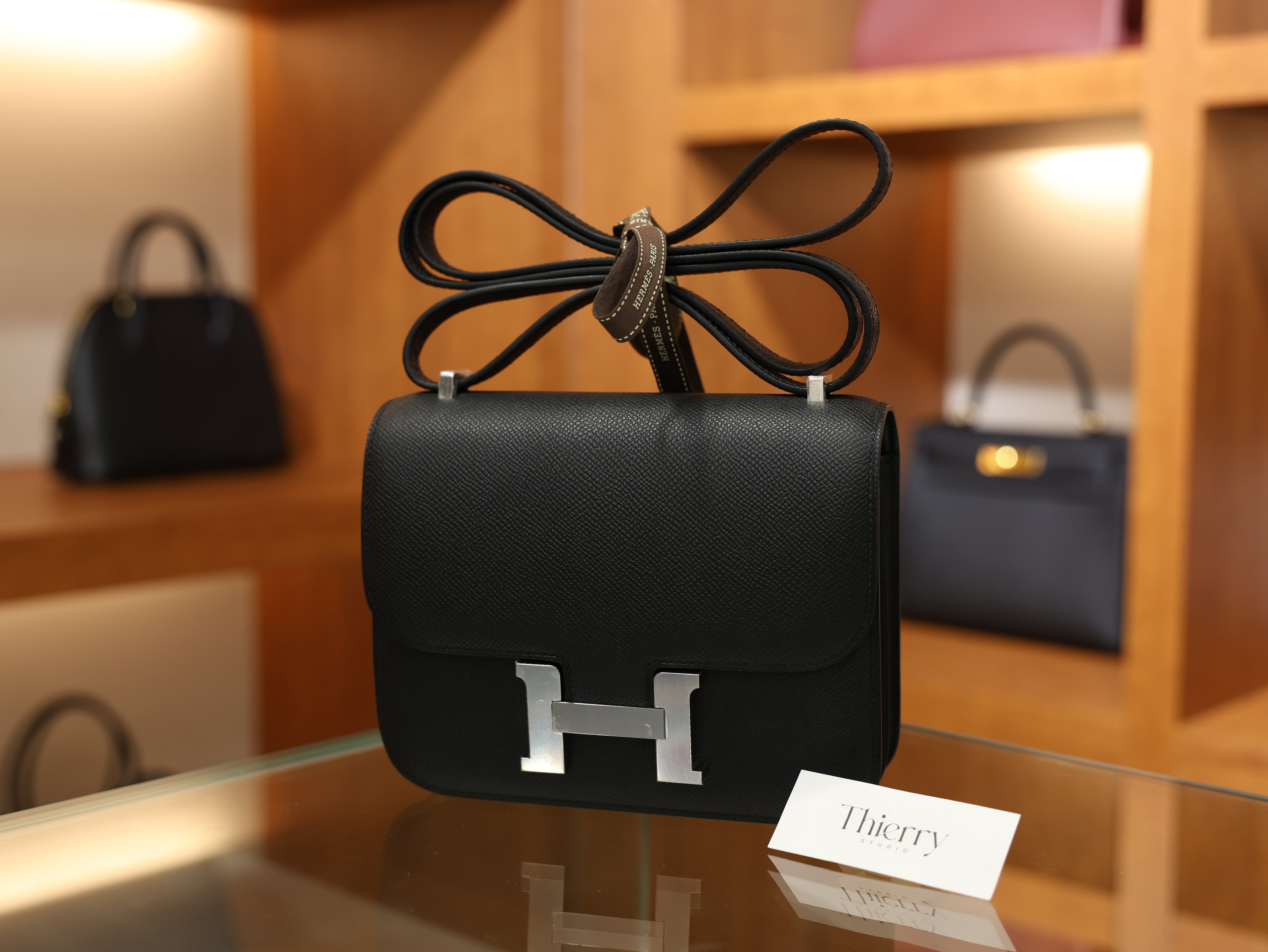 Constance 18 epsom black PHW