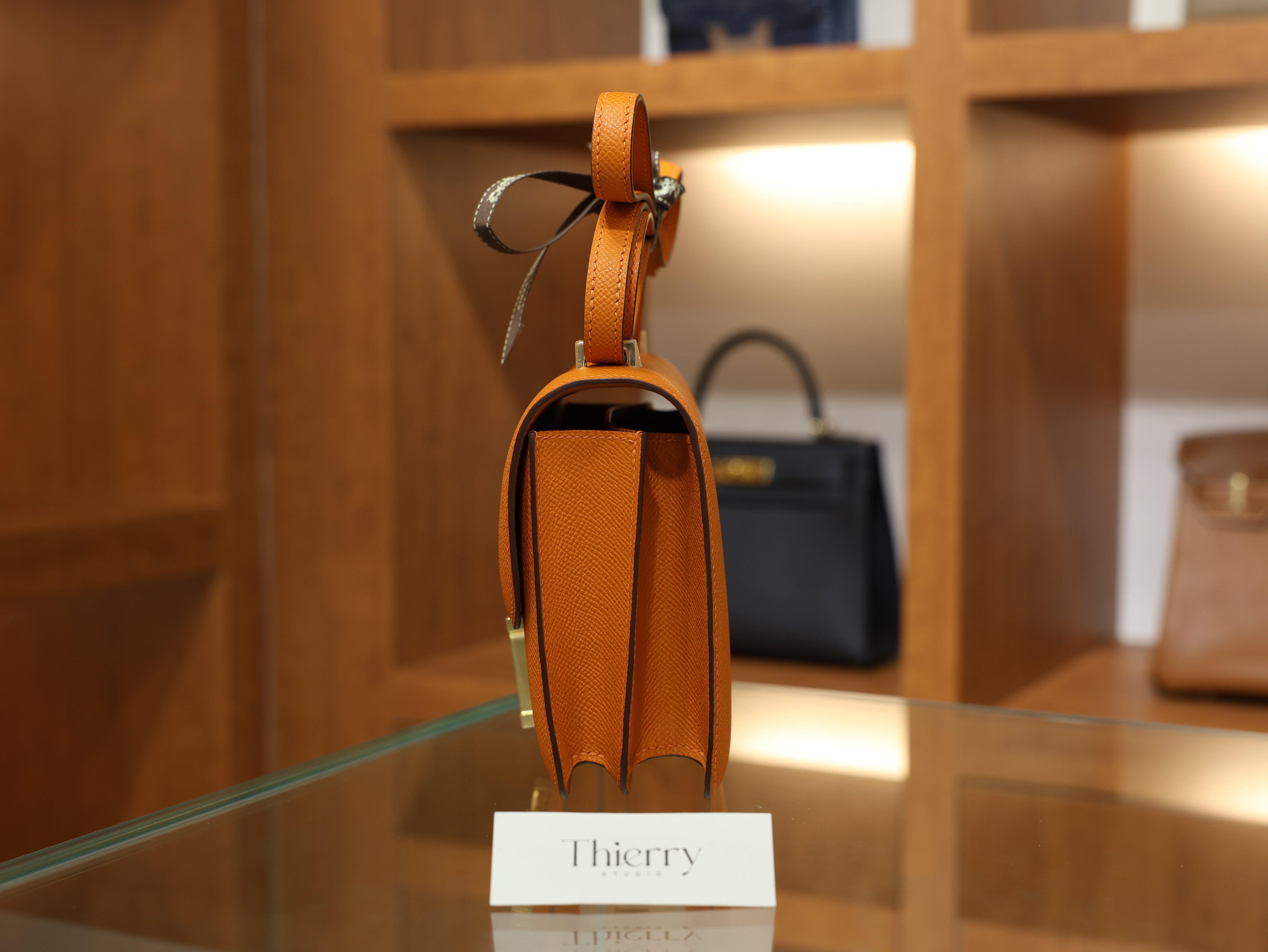 Constance 18 epsom orange GHW