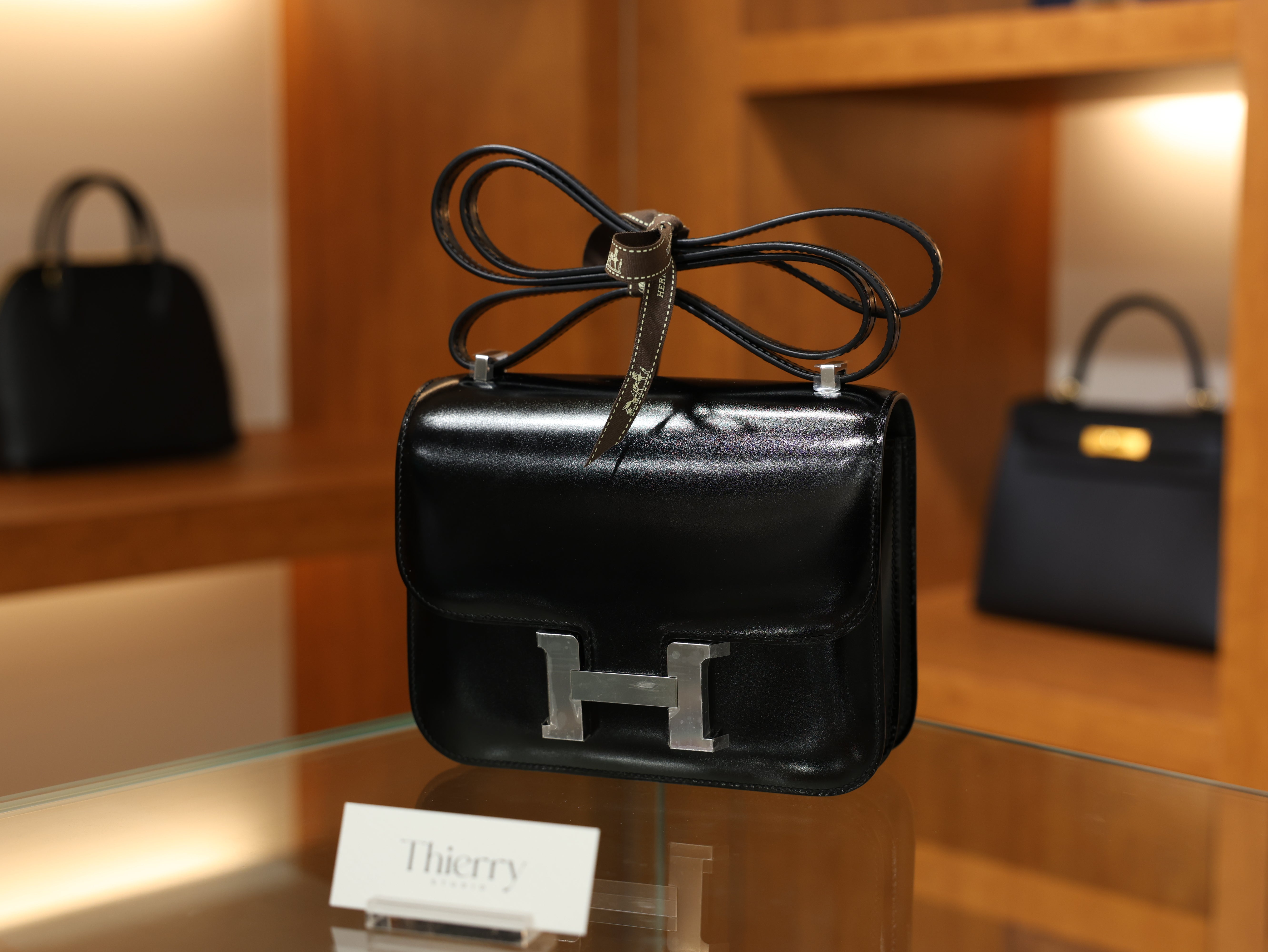 Constance 18 box black PHW