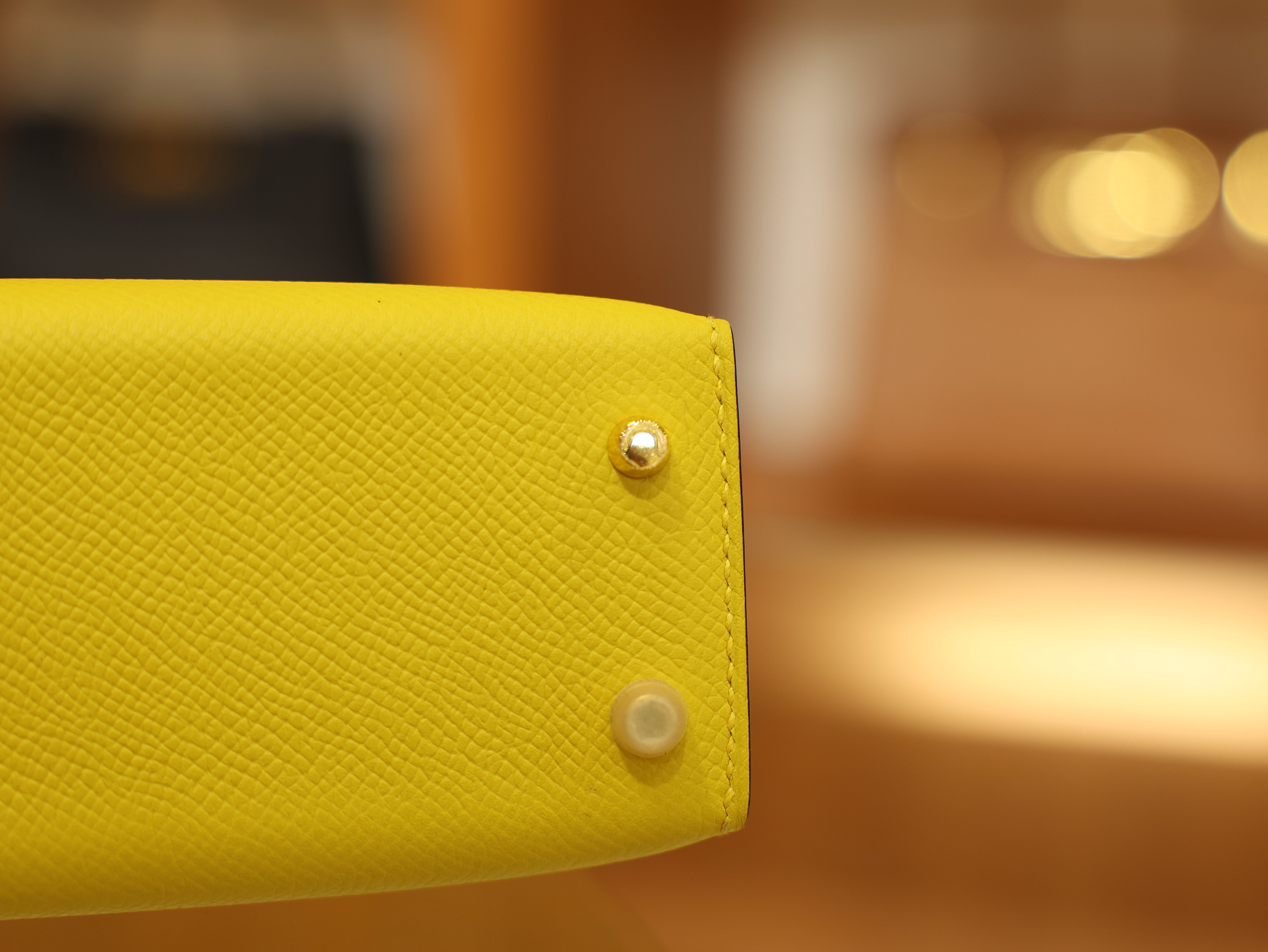 Kelly mini 2 epsom jaune de naples GHW
