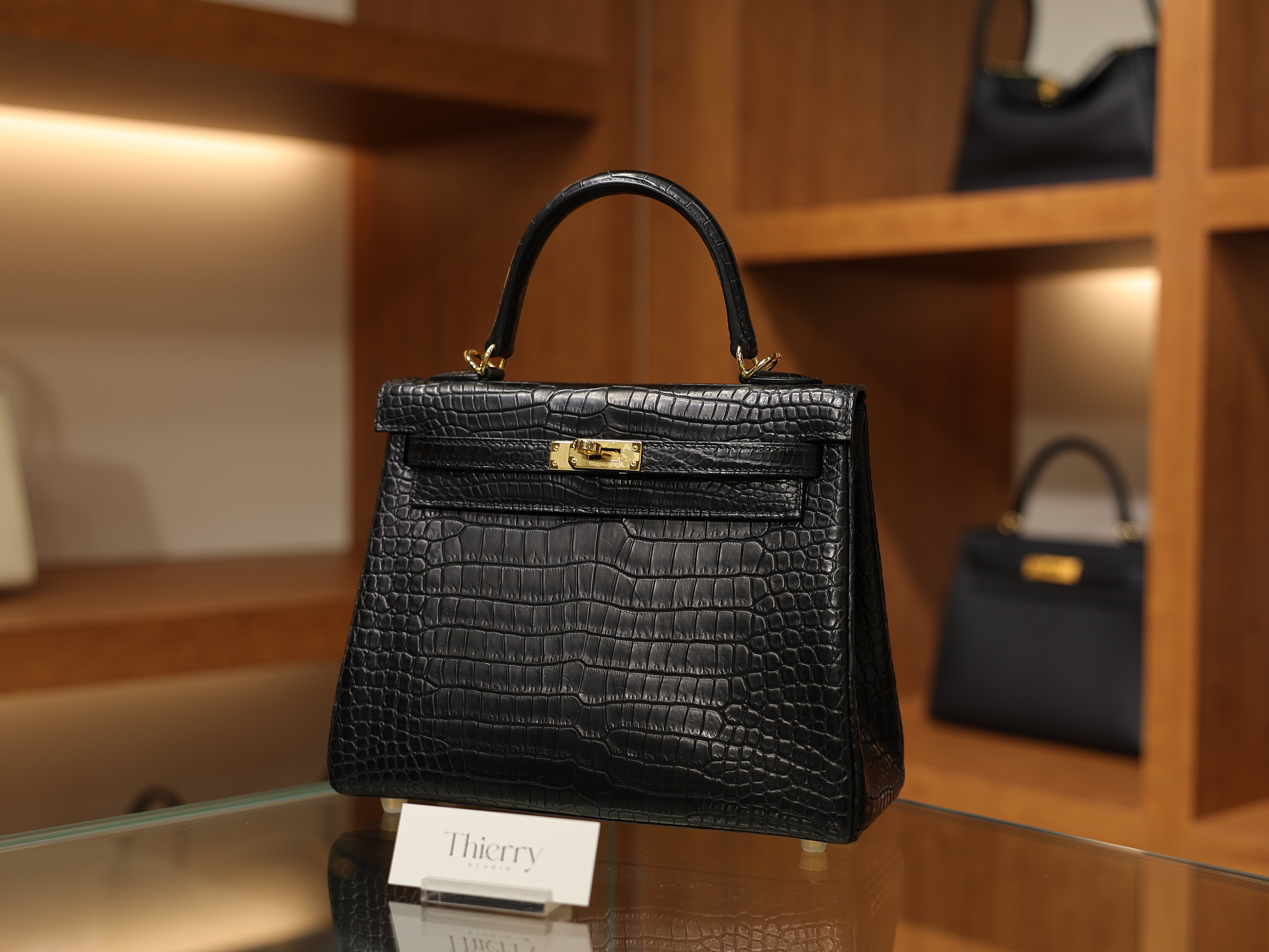 Kelly 25 matt porosus black GHW