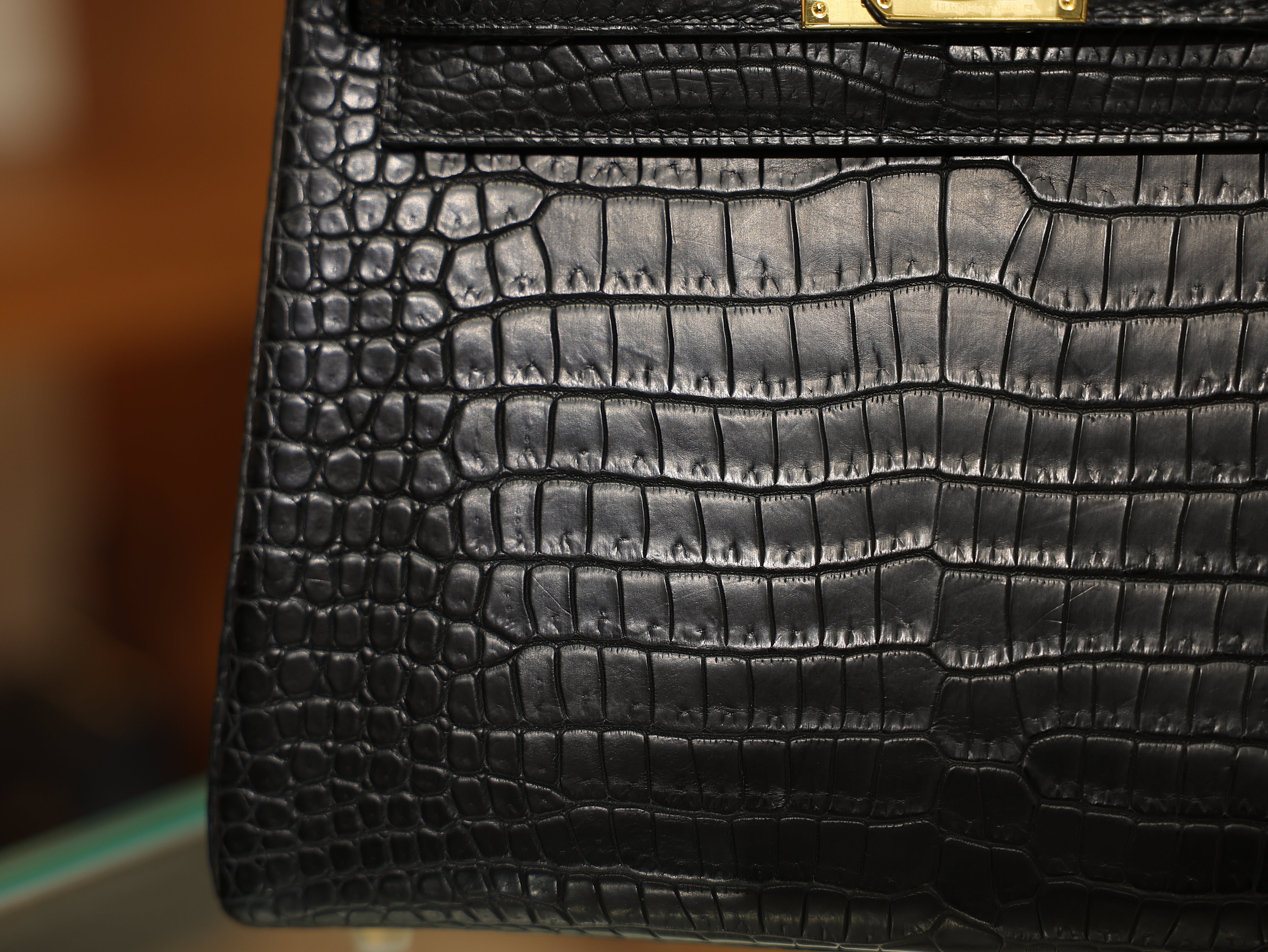 Kelly 25 matt porosus black GHW