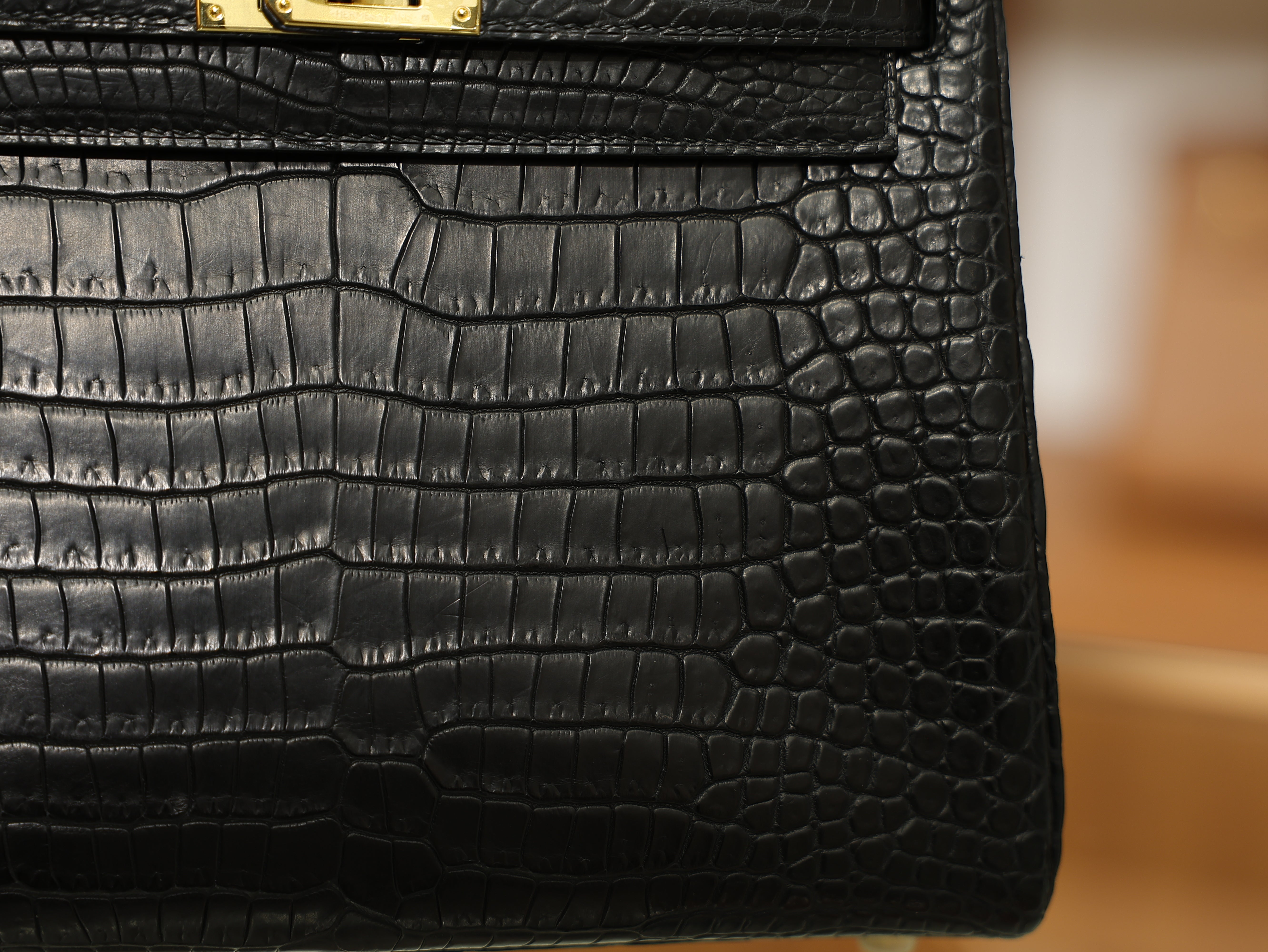 Kelly 25 matt porosus black GHW