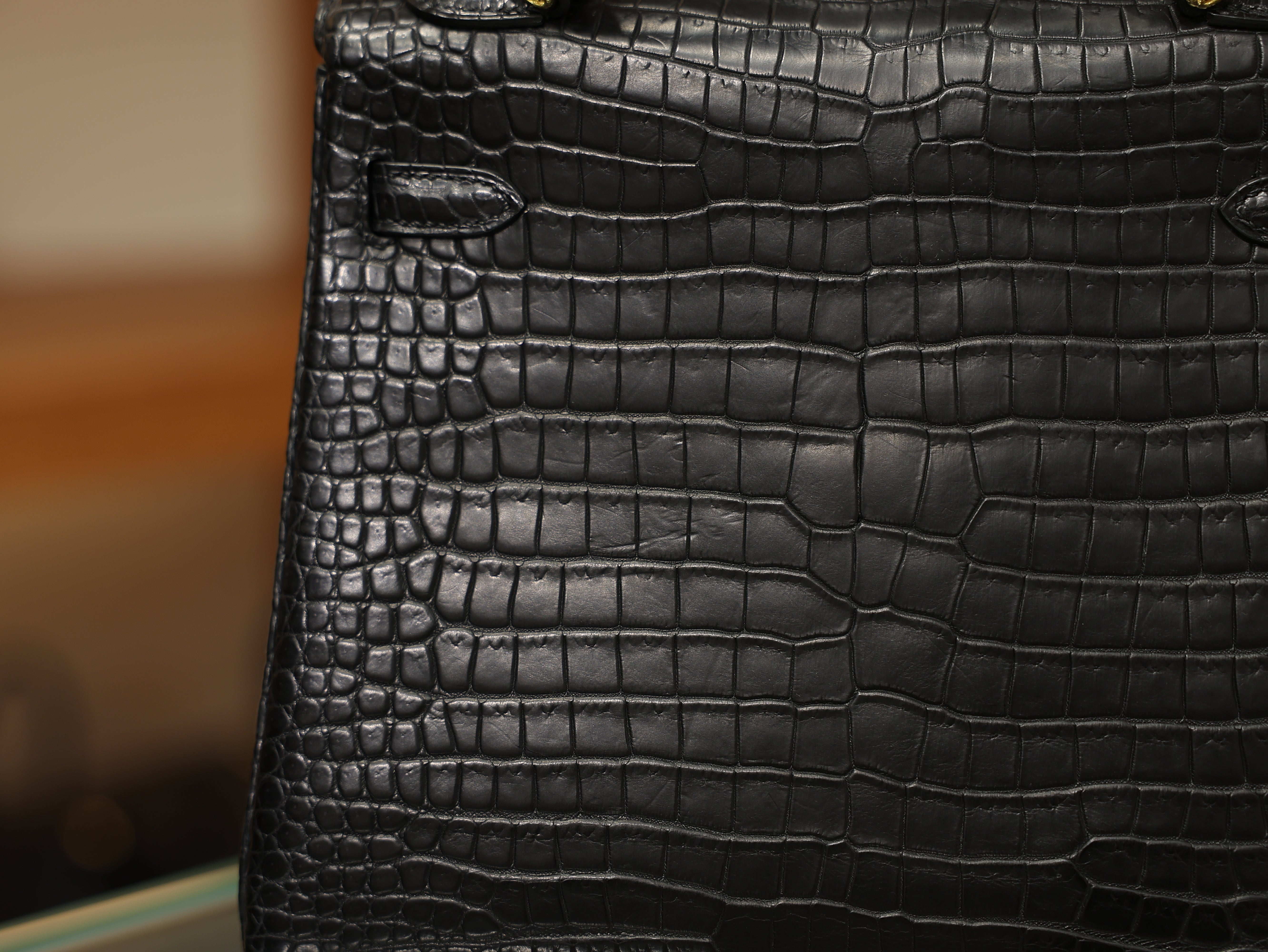 Kelly 25 matt porosus black GHW
