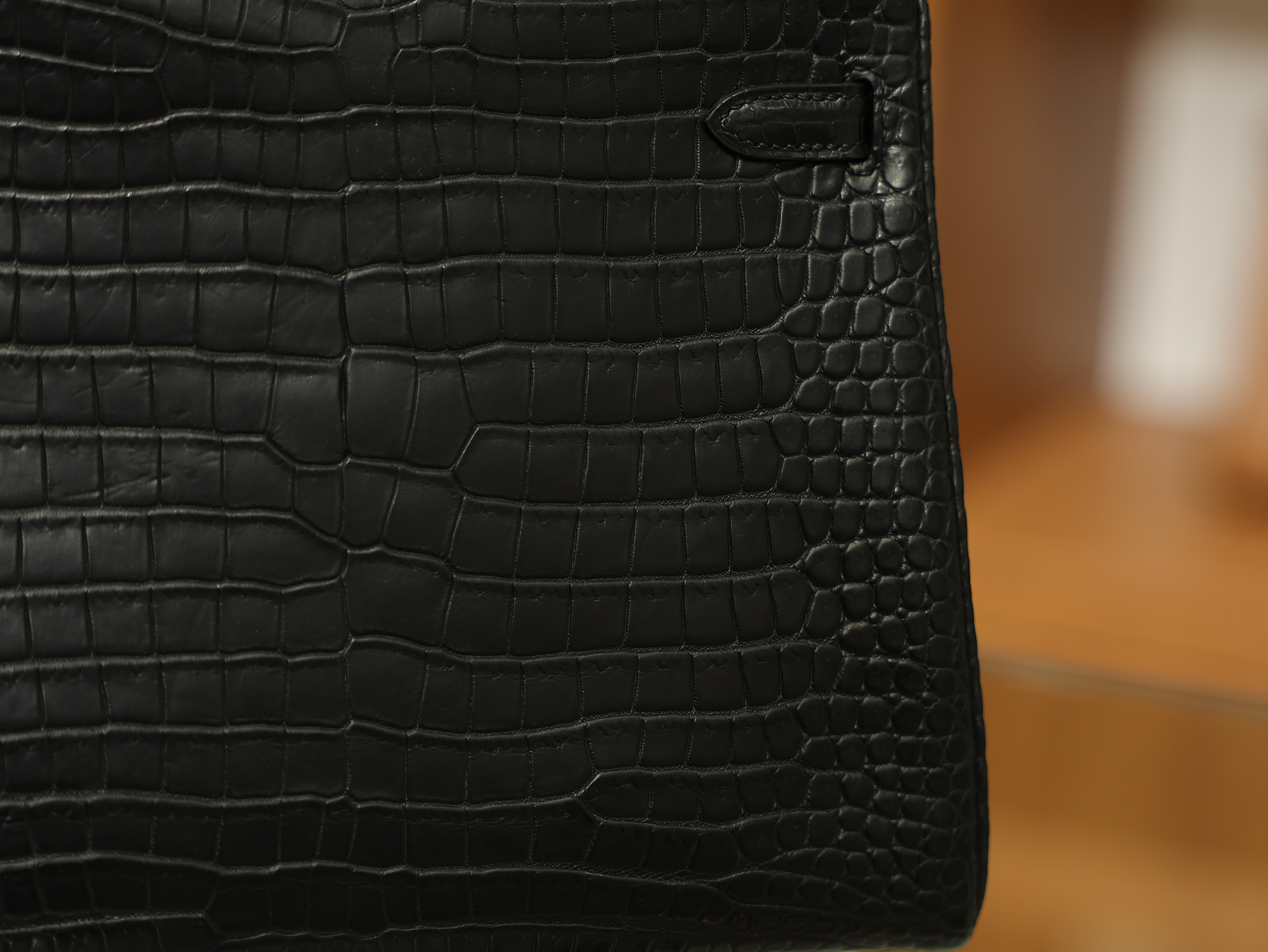 Kelly 25 matt porosus black GHW