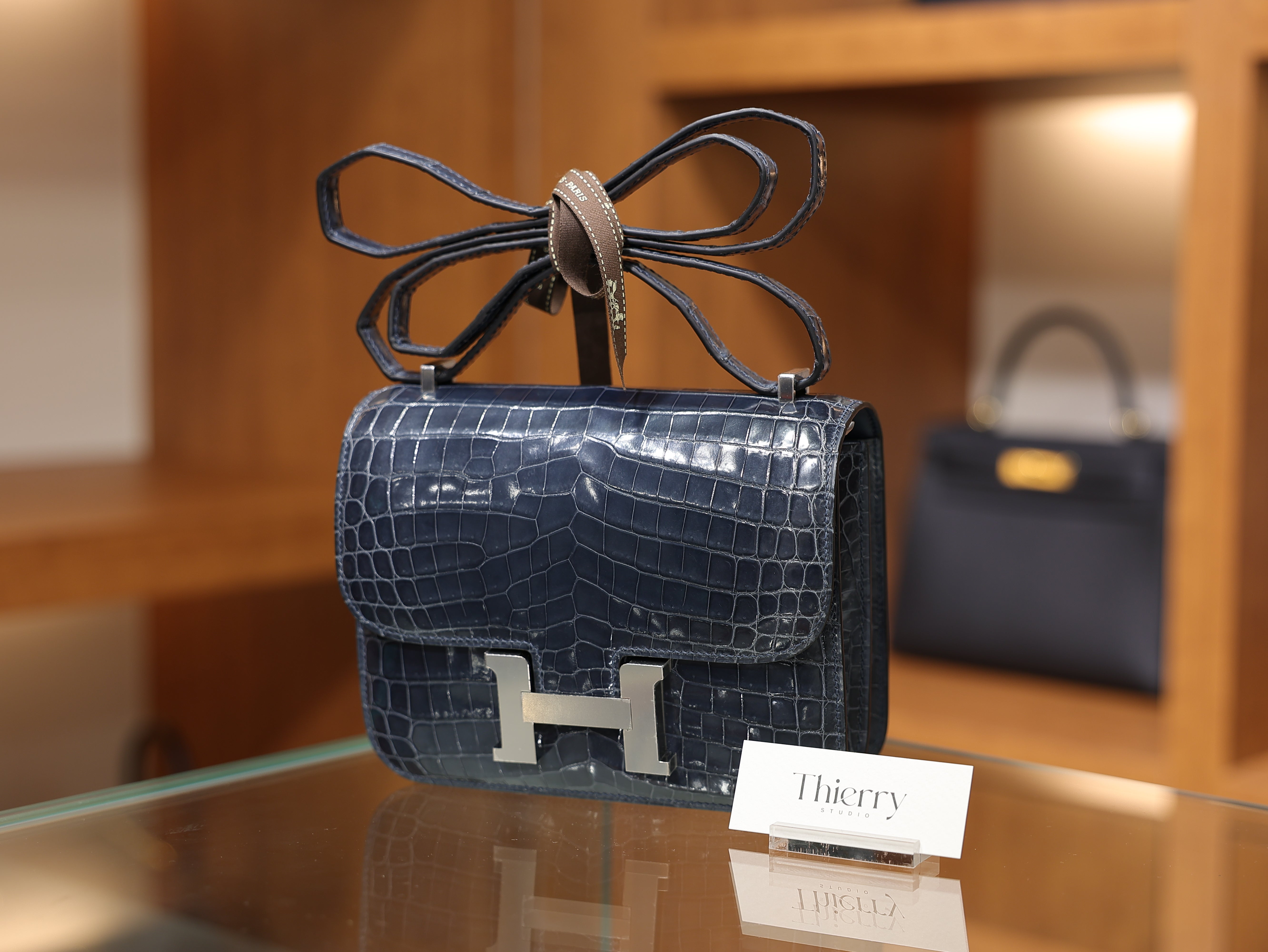 Constance 18 shiny alligator blue tempete PHW
