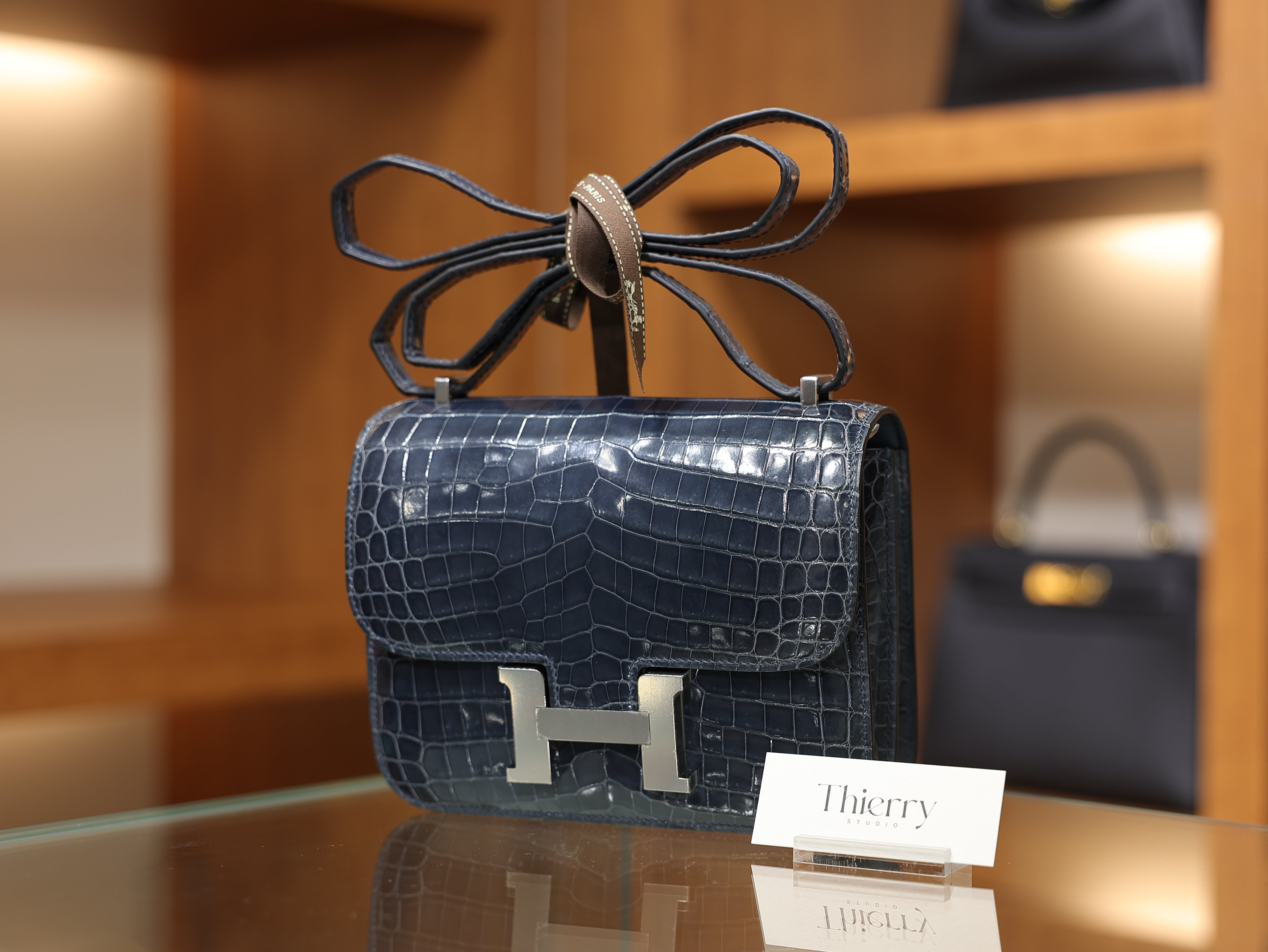 Constance 18 shiny alligator blue tempete PHW