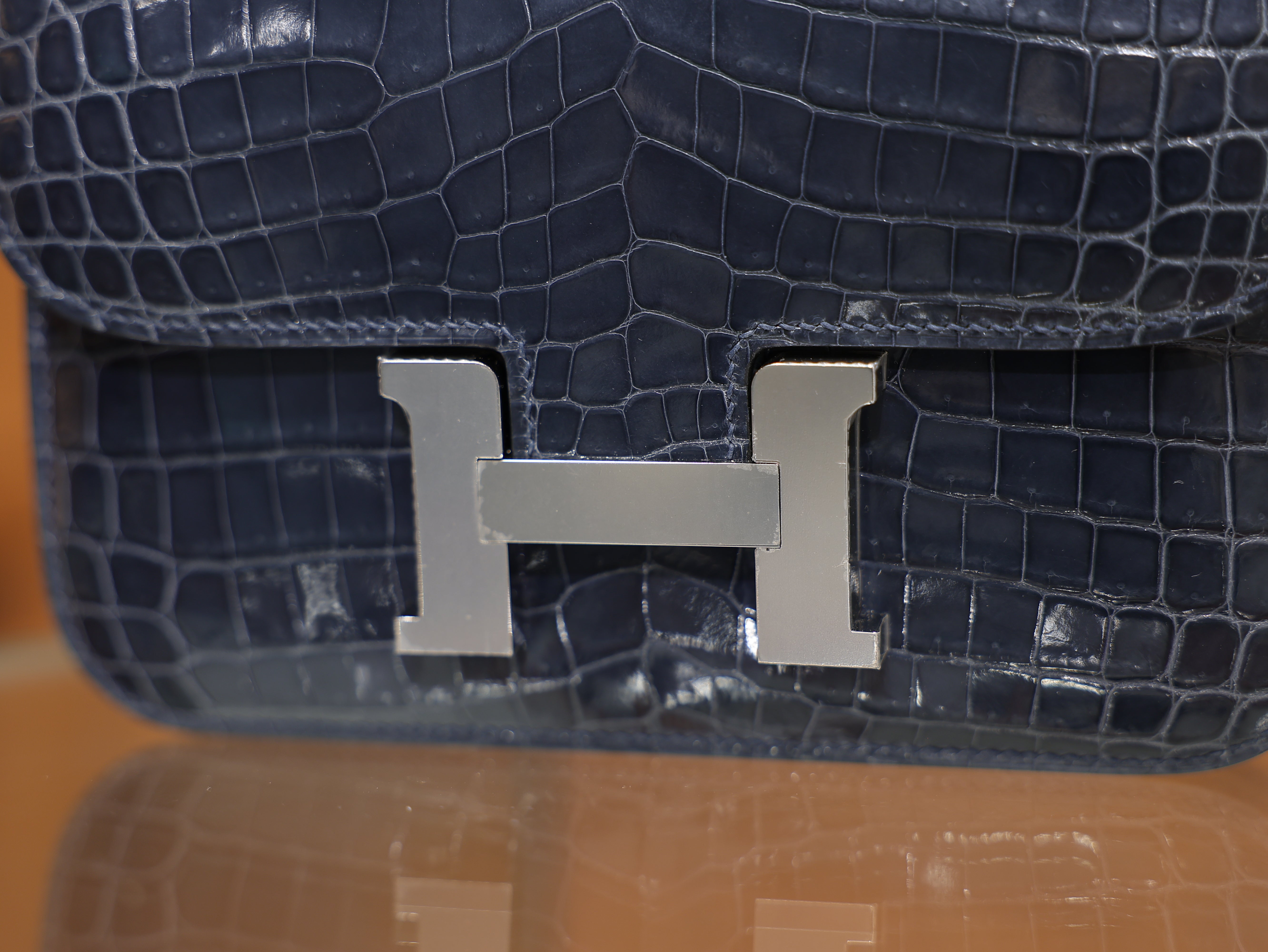Constance 18 shiny alligator blue tempete PHW