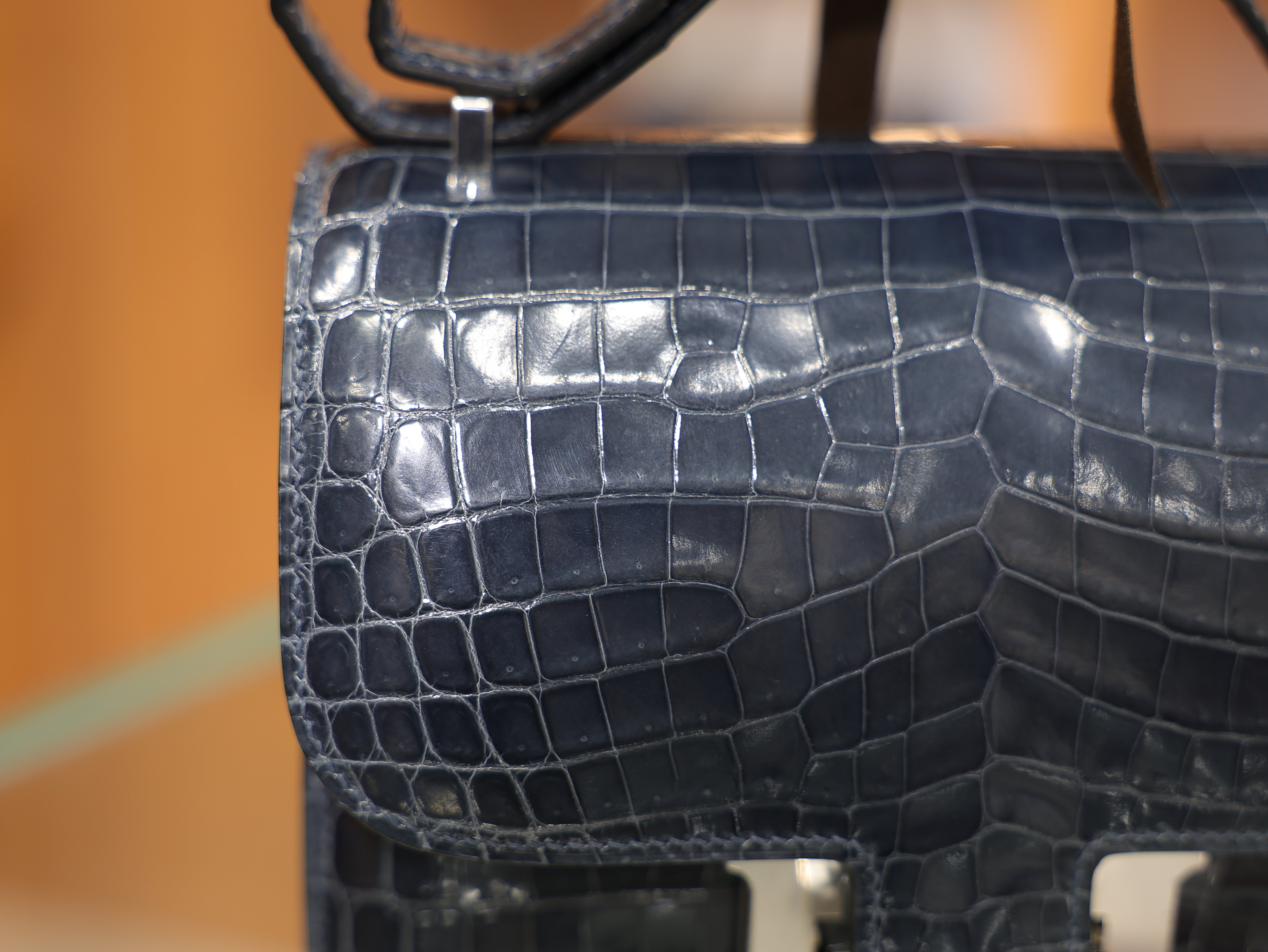Constance 18 shiny alligator blue tempete PHW