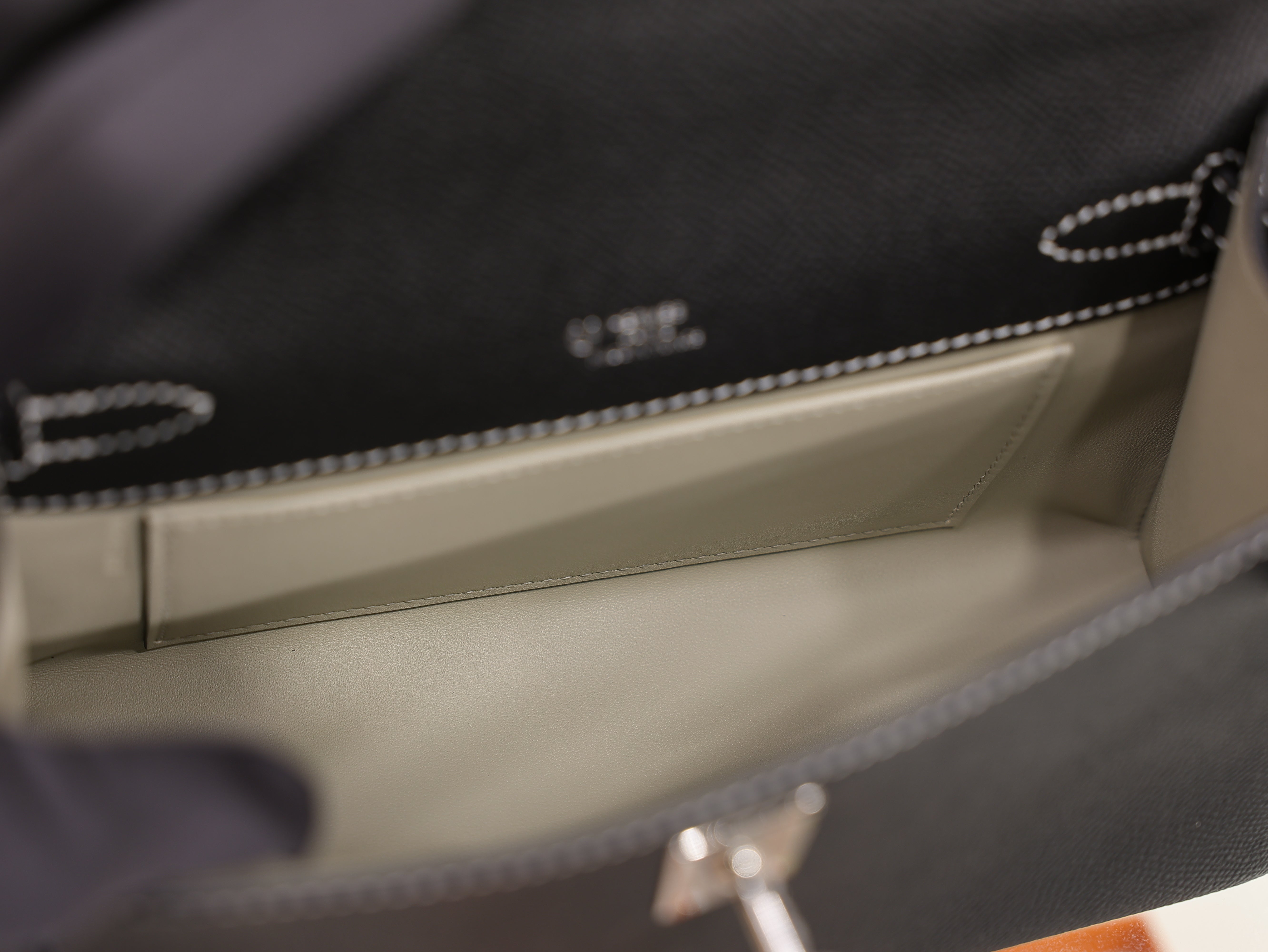 Kelly pochette epsom black & gris perle PHW (HSS)