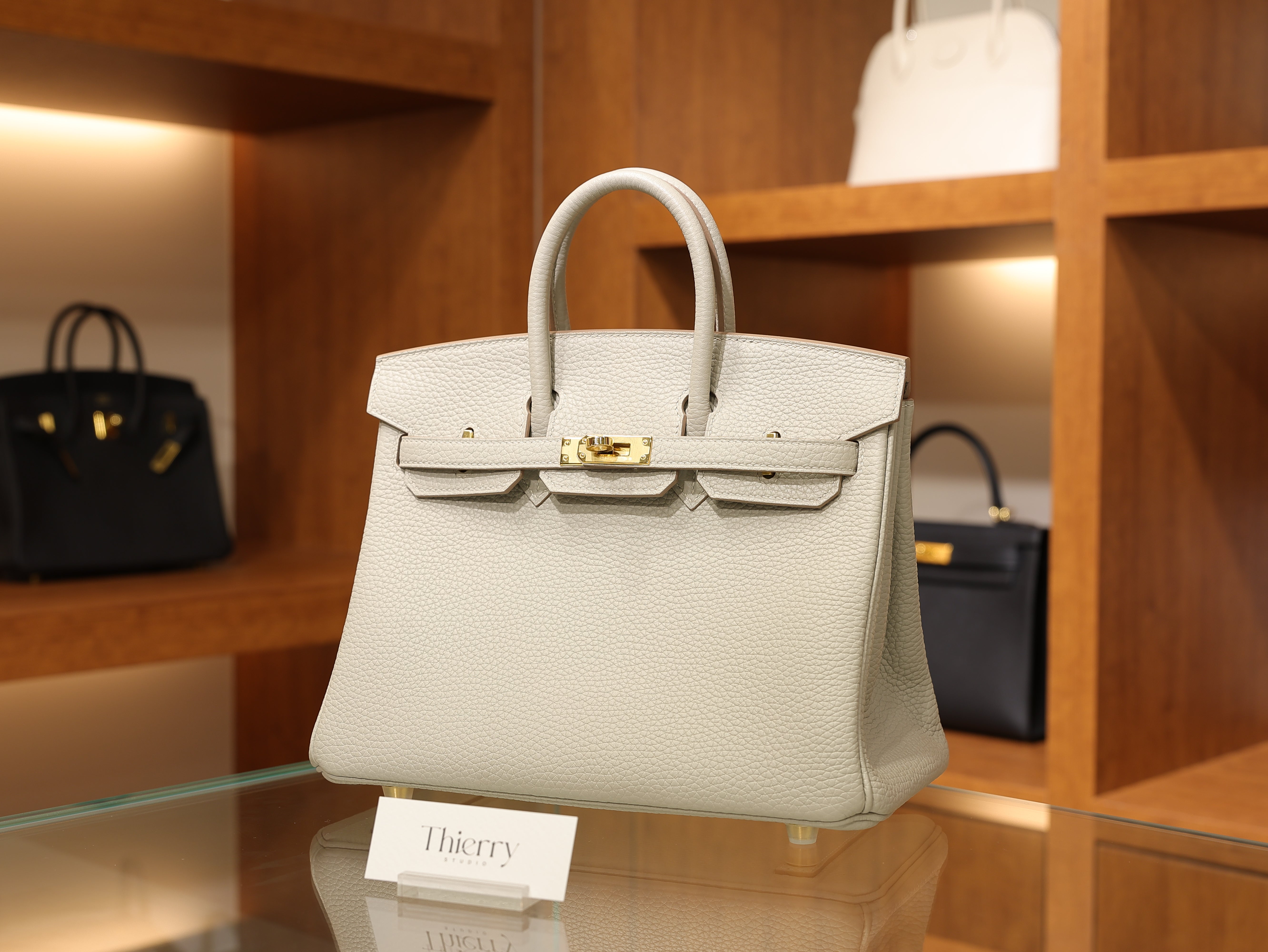 Birkin 25 clemence gris pale GHW